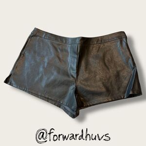 Victoria’s Secret Vegan Leather Pleather Shorts Size Lg - Read Condition